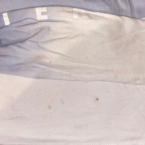 BUNDLE HOLLISTER LONG SLEEVE GRAPHIC TEES - Picture 4 of 5